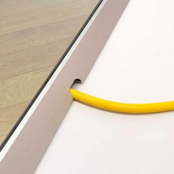 フロリア(Flooréa)デザインフロアパネル|展示会ブースの床装飾・ポータブルステージ