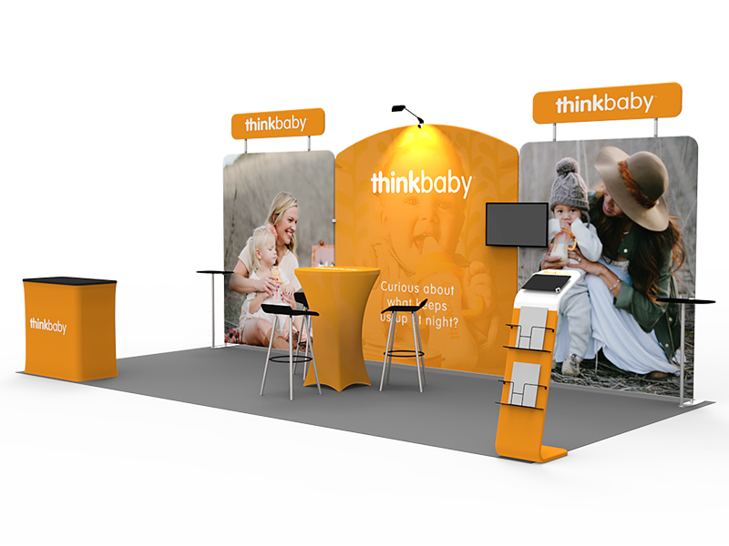 2小間 展示会ブース BOOTH-06｜バックウォール05 2枚 ヘッダー付き＋中央壁面（iPad・カウンター付）｜誉展示会装飾
