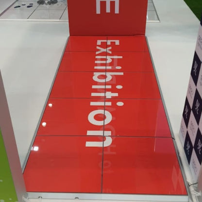 フロリア（Flooréa）デザインフロアパネル｜展示会ブースの床装飾・ポータブルステージ